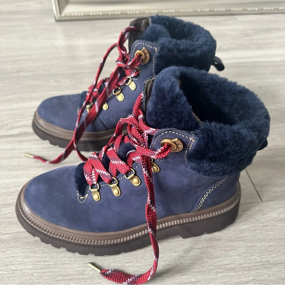 Bionica navy blue suede and shearling trim boots 6.5 - Picture 5 of 5